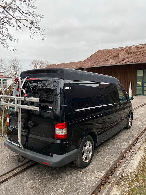 Second-hand VW Transporter 140 CP (102 kW) 2011 Negru Van