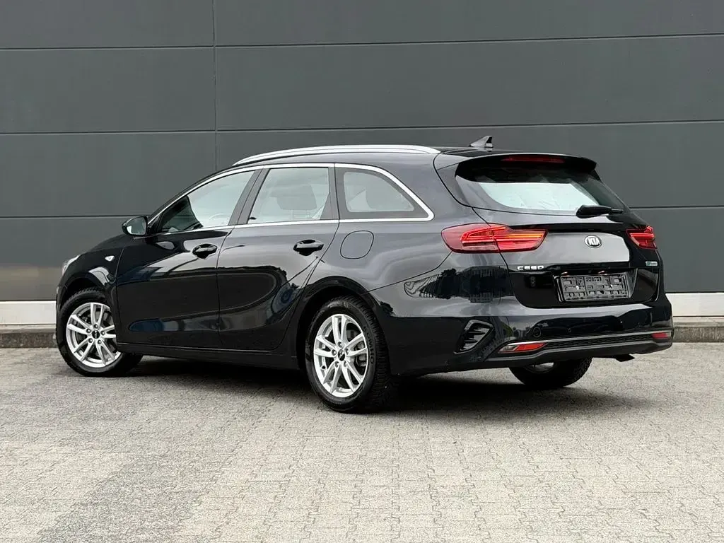 Gebraucht Kia Ceed Sportswagon Vision 160 PS (117 kW) 2021 Schwarz Kombi