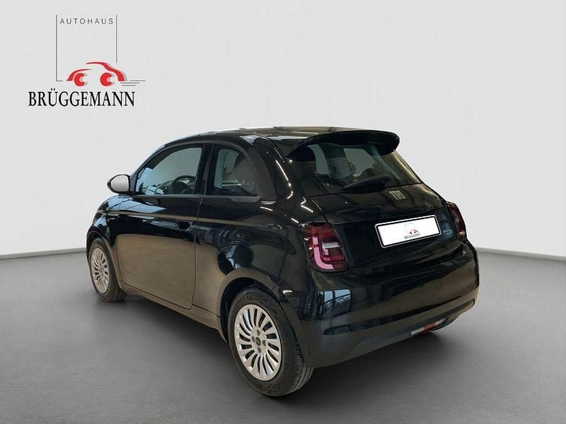 Gebraucht Fiat 500e Action 69 kW (95 PS) 2022 Onyx schwarz Kleinwagen