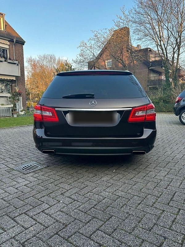 Gebraucht Mercedes E350 265 PS (194 kW) 2012 Braun Kombi
