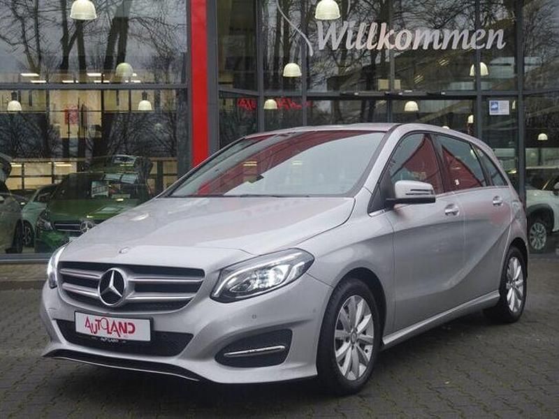 Gebraucht Mercedes B180 Style 122 PS (89 kW) 2016 Silber Van / Kleinbus