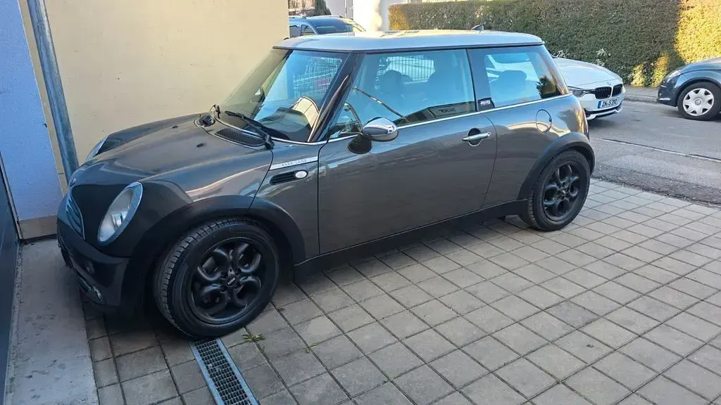 Używany Mini Cooper 116 KM (85 kW) 2005 Szary Hatchback
