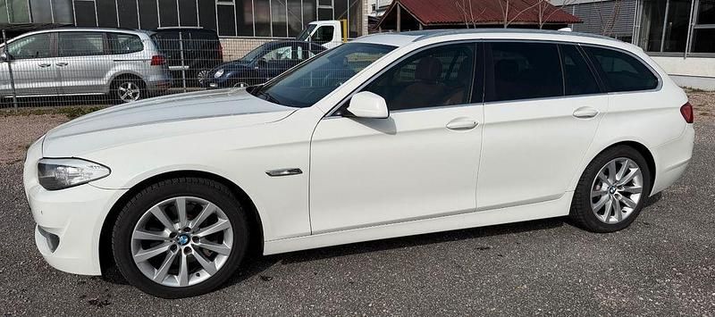 Gebraucht BMW 525 218 PS (160 kW) 2012 Weiß Kombi