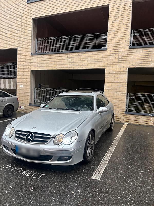 Silber Gebraucht 2010 Mercedes 220 Coupé | 6.000 € (Fairer Preis) - Bild 1/4