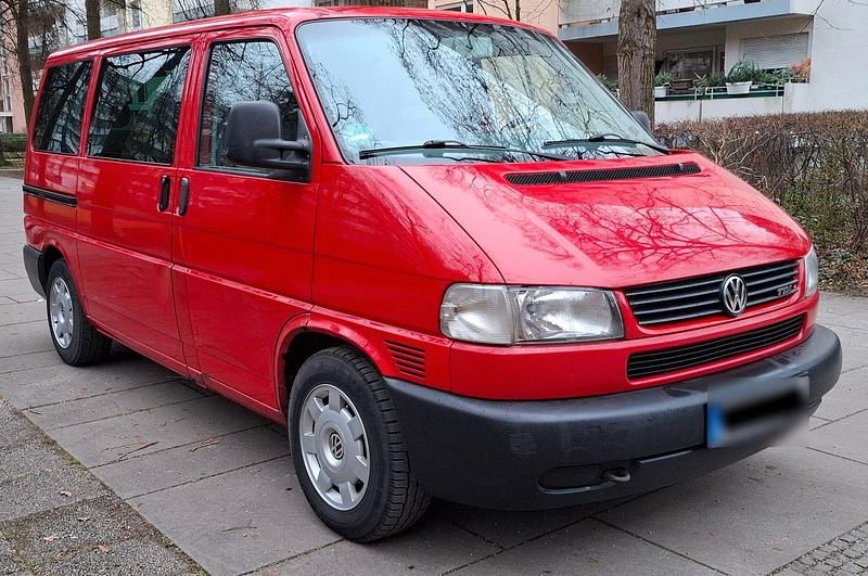 Usado VW Multivan 102 HP (75 kW) 2000 Vermelho Monovolume