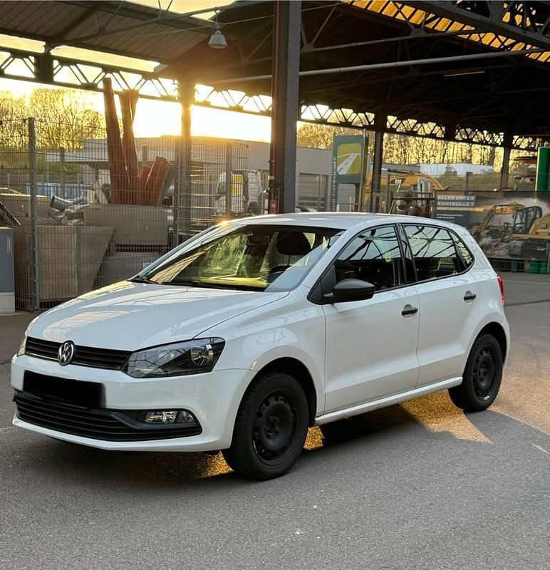 Gebraucht VW Polo 60 PS (44 kW) 2015 Weiß Kleinwagen
