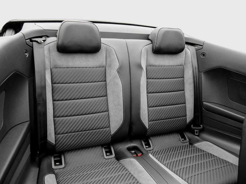 Gebraucht VW T-Roc Cabriolet R-line 150 PS (110 kW) 2025 Deep black perleffekt schwarz Cabrio