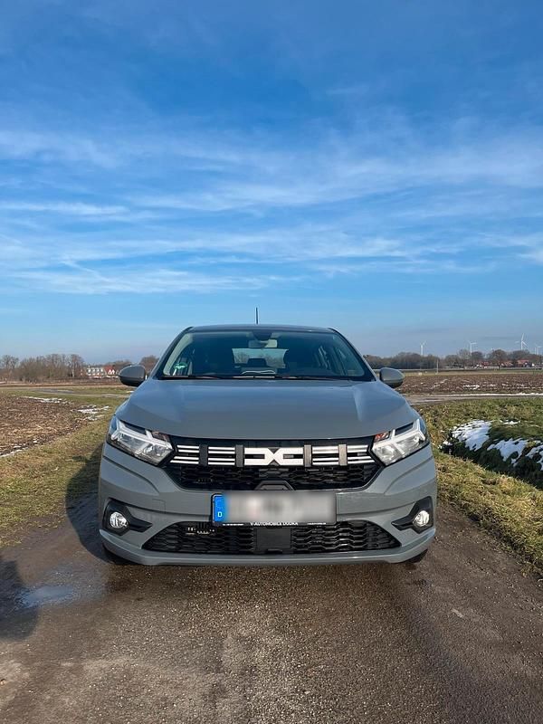Gebraucht Dacia Sandero Expression 101 PS (74 kW) 2023 Grau Kleinwagen