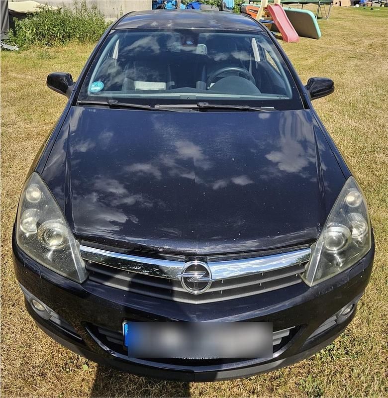 Schwarz Gebraucht 2005 Opel Astra GTC Coupé | 1.800 € (Fairer Preis) - Bild 1/4