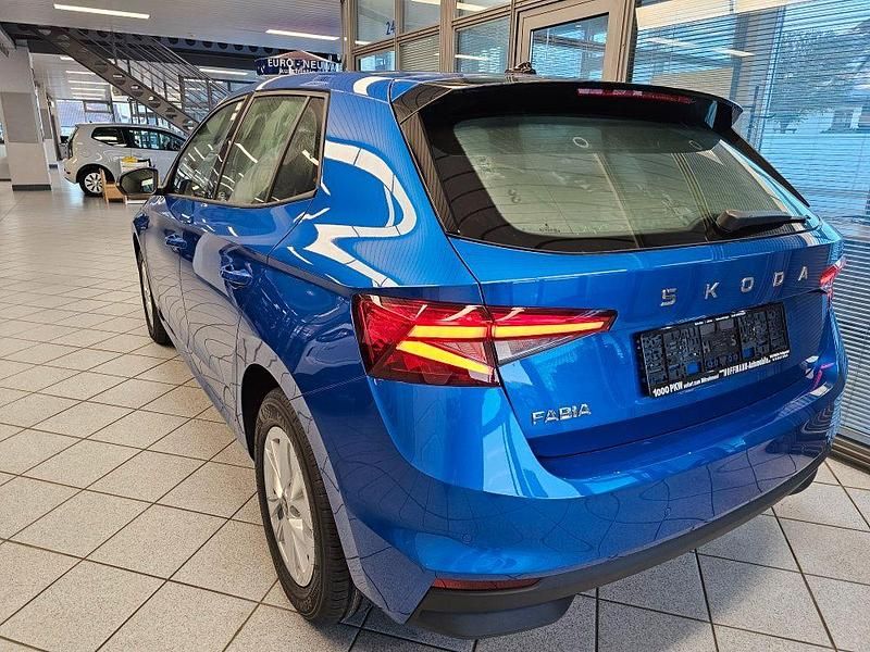 Neu Skoda Fabia Selection 95 PS (69 kW) 2025 Blau Limousine