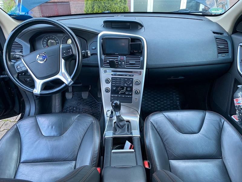 Schwarz Gebraucht 2009 Volvo XC60 SUV | 7.350 € (Fairer Preis) - Bild 1/4