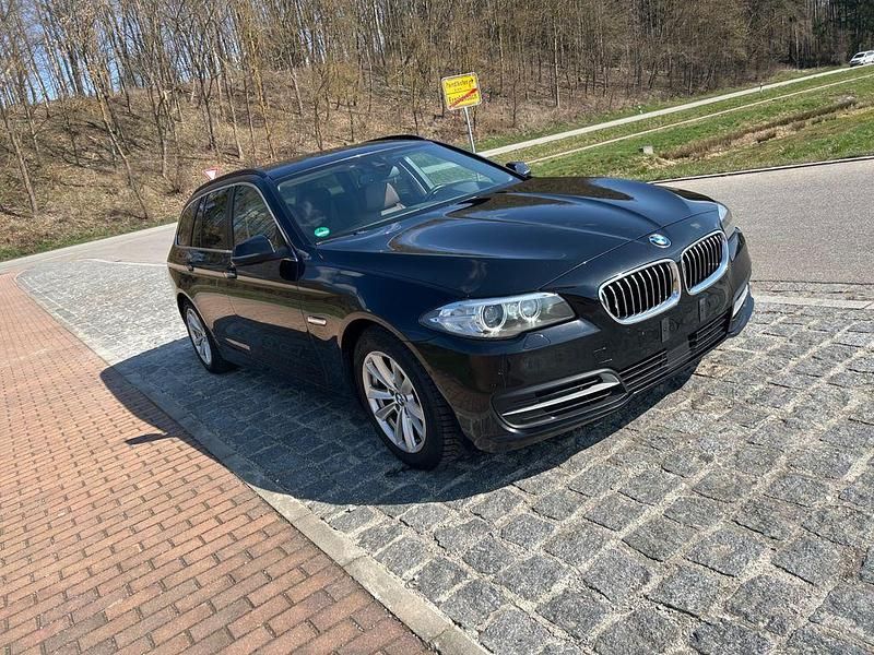 Gebraucht BMW 520 Luxury Line 190 PS (139 kW) 2016 Schwarz Kombi