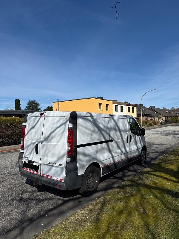 Gebraucht Opel Vivaro 115 PS (84 kW) 2014 Weiß Van / Kleinbus