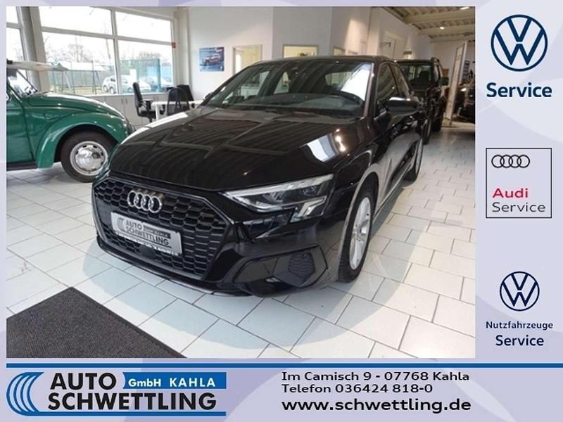 Brillantschwarz Gebraucht 2022 Audi A3 Sportback Basis Limousine | 15.790 € (Guter Preis) - Bild 1/4