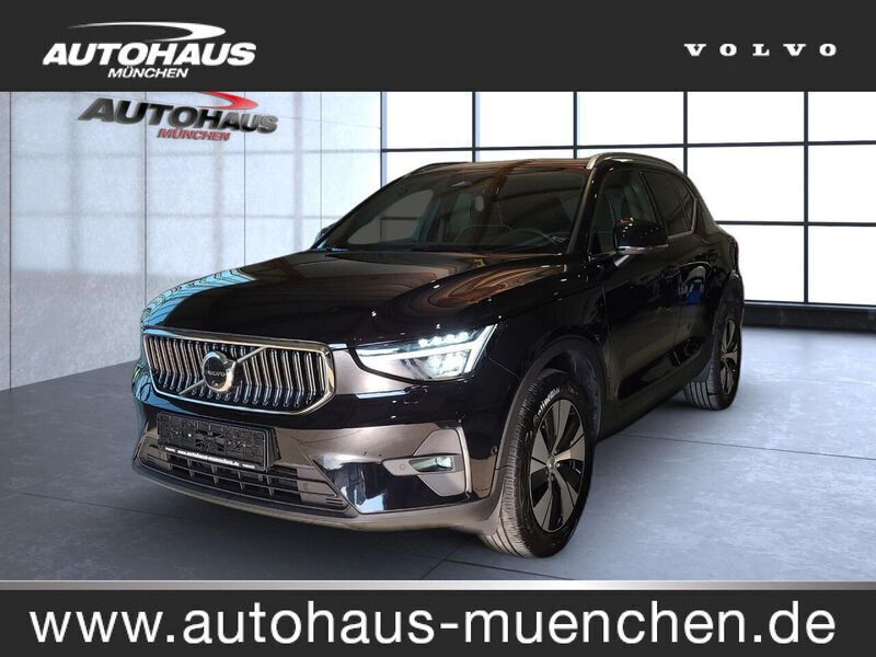 Onyx black (metallic) Gebraucht 2023 Volvo XC40 Plus SUV | 33.990 € (Fairer Preis) - Bild 1/4