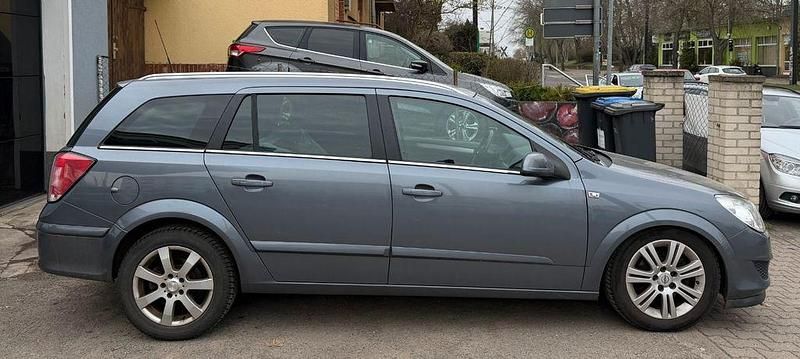 Gebraucht Opel Astra Edition 90 PS (66 kW) 2007 Grau Limousine