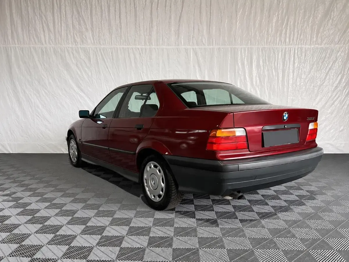 Gebraucht BMW 316 102 PS (75 kW) 1994 Rot Limousine