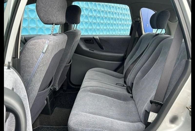 Gebraucht Suzuki Liana 106 PS (77 kW) 2003 Grau Limousine