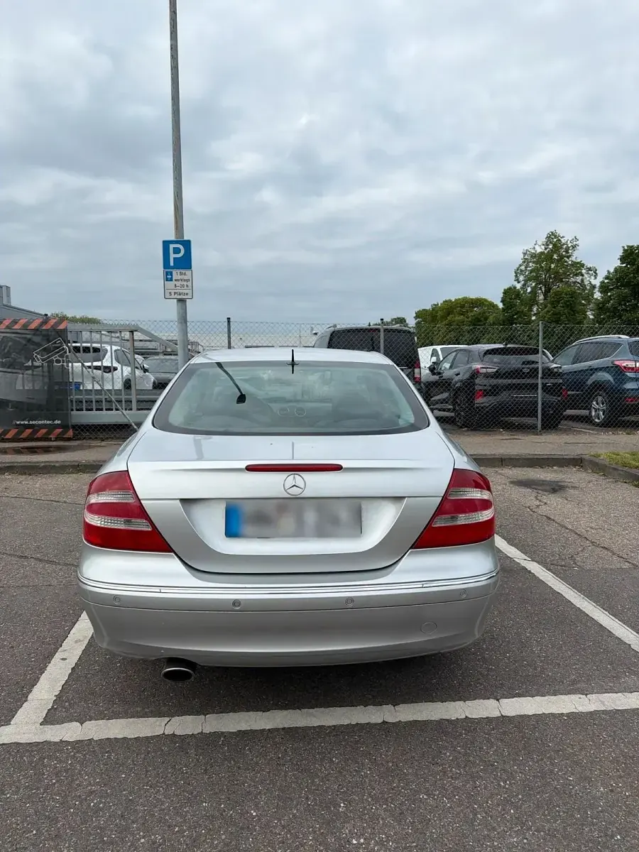 Gebraucht Mercedes CLK320 218 PS (160 kW) 2002 Silber Coupé