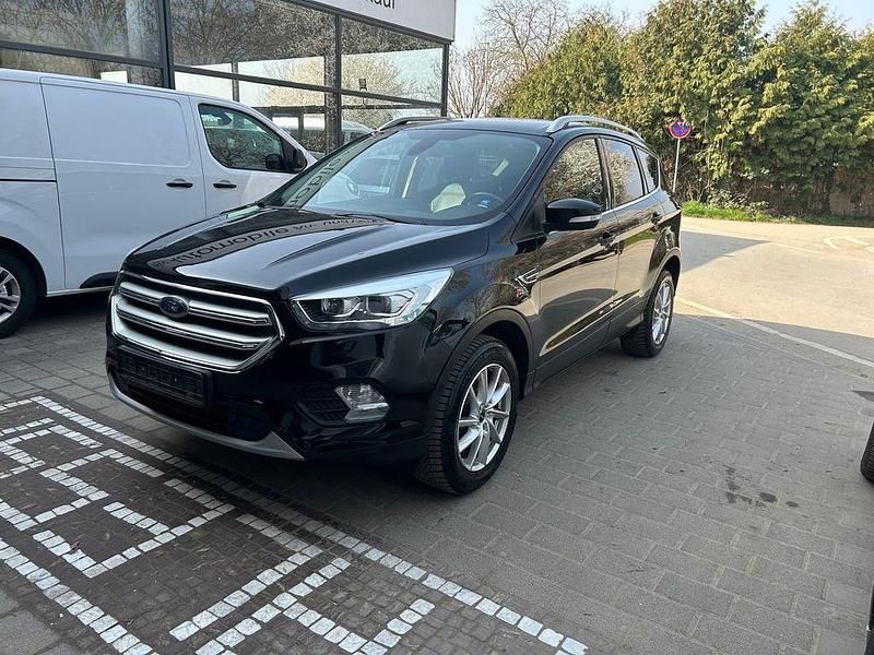 Gebraucht Ford Kuga Titanium 179 PS (131 kW) 2019 Schwarz SUV