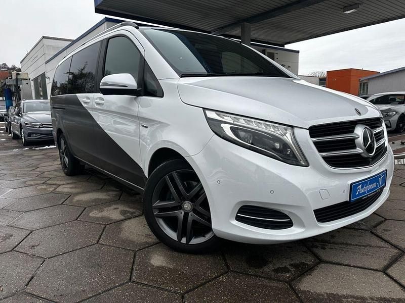 Bergkristallweiss Gebraucht 2017 Mercedes V250 Avantgarde Edition Van / Kleinbus | 28.900 € (Fairer Preis) - Bild 1/4