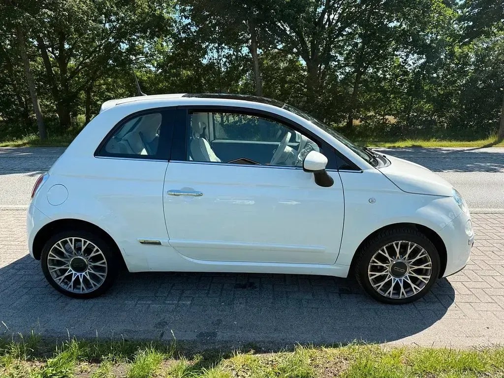 Gebraucht Fiat 500 Lounge 69 PS (50 kW) 2015 Weiß Kleinwagen