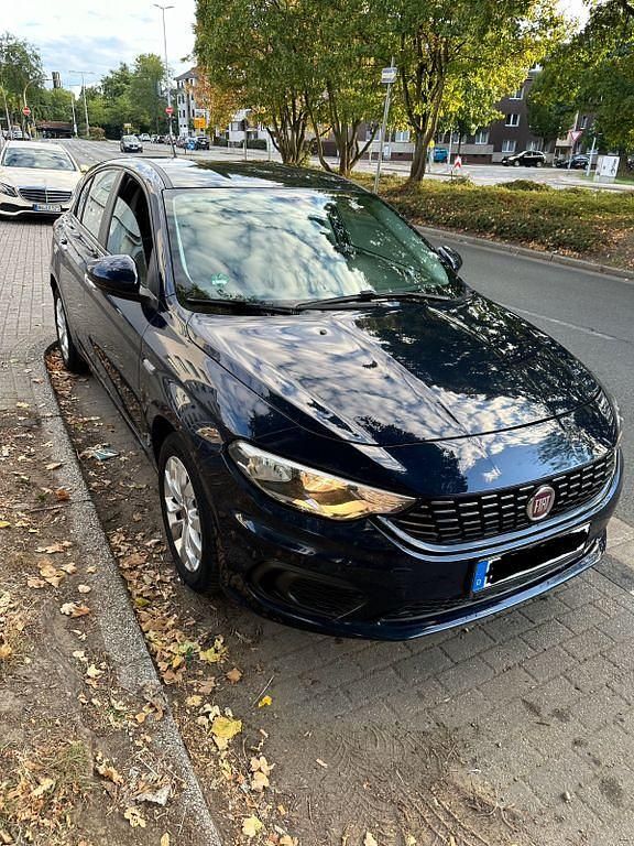 Blau Gebraucht 2017 Fiat Tipo Easy Limousine | 5.200 € (Guter Preis) - Bild 1/4