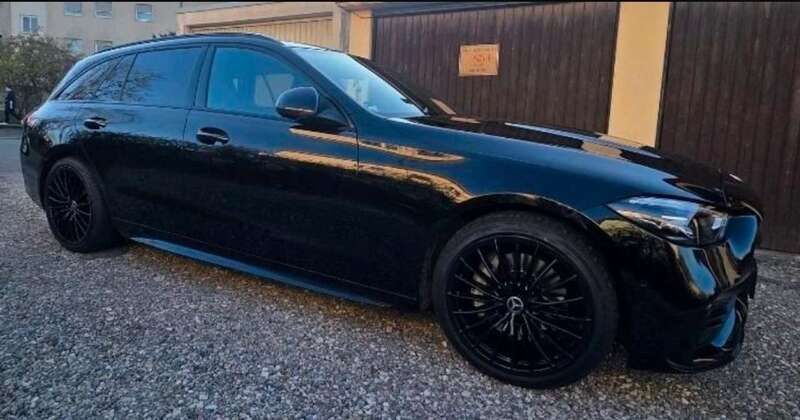 Schwarz Gebraucht 2023 Mercedes C300 AMG Kombi | 46.950 € (Fairer Preis) - Bild 1/4