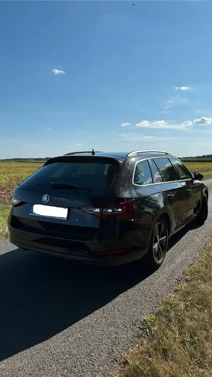 Gebraucht Skoda Superb 150 PS (110 kW) 2018 Schwarz Kombi
