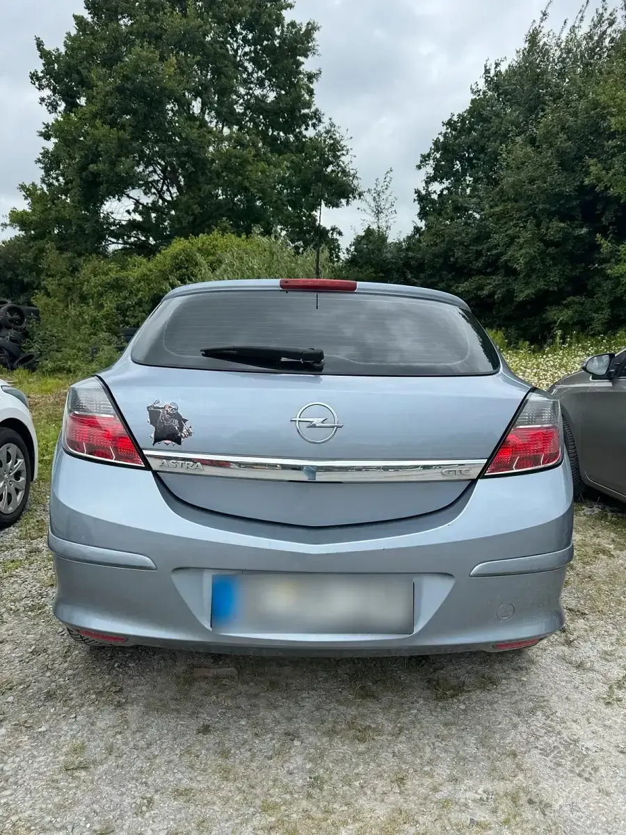 Gebraucht Opel Astra GTC 90 PS (66 kW) 2005 Silber Coupé