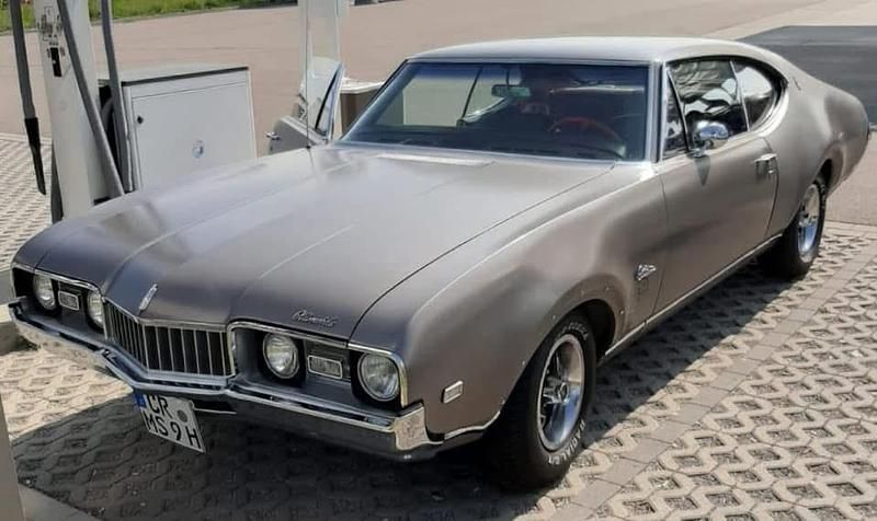 Grau Gebraucht 1968 Oldsmobile Cutlass Coupé | 29.900 € - Bild 1/4