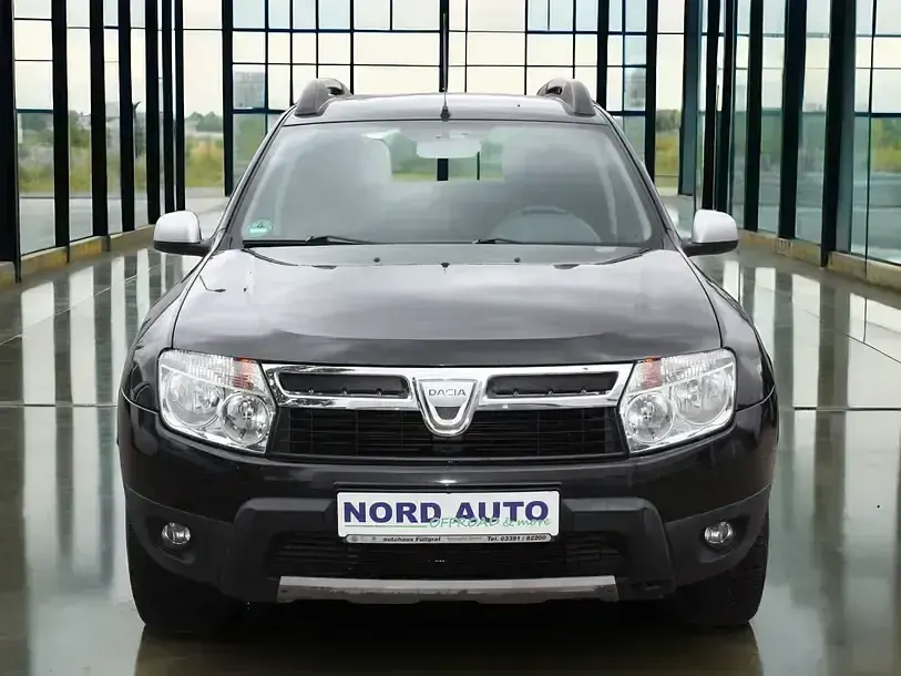 Gebraucht Dacia Duster 105 PS (77 kW) 2011 Schwarz SUV