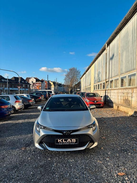Gebraucht Toyota Corolla Basis 116 PS (85 kW) 2019 Silber Limousine