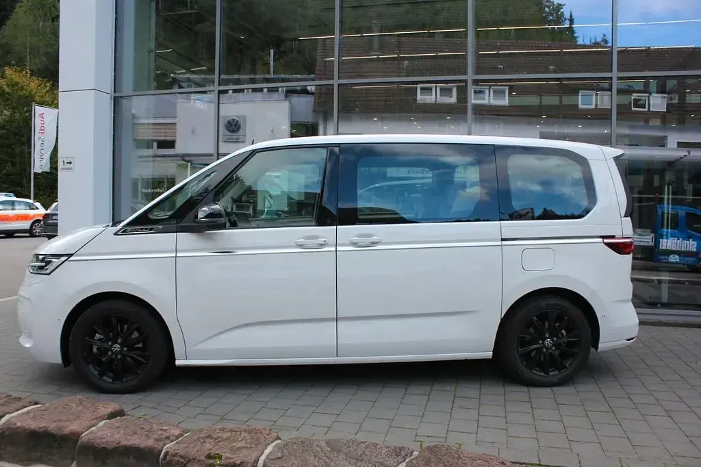 Gebraucht VW Multivan Style 150 PS (110 kW) 2025 Candyweiß Van / Kleinbus