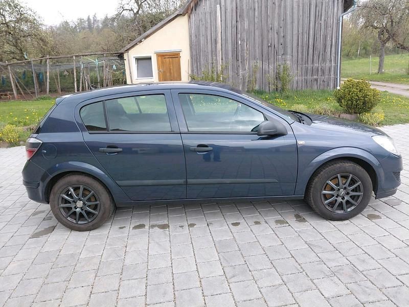 Gebraucht Opel Astra 116 PS (85 kW) 2009 Blau Kleinwagen