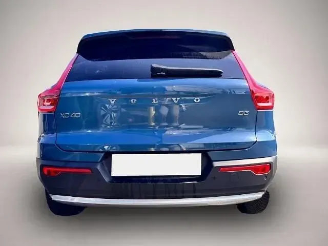 Gebraucht Volvo XC40 Core 163 PS (119 kW) 2023 Manufacturer SUV