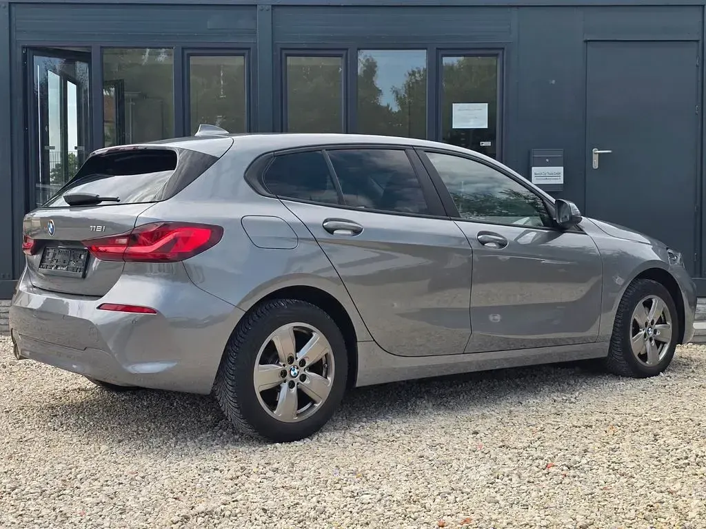 Gebraucht BMW 118 Advantage 136 PS (100 kW) 2024 Grau Kleinwagen