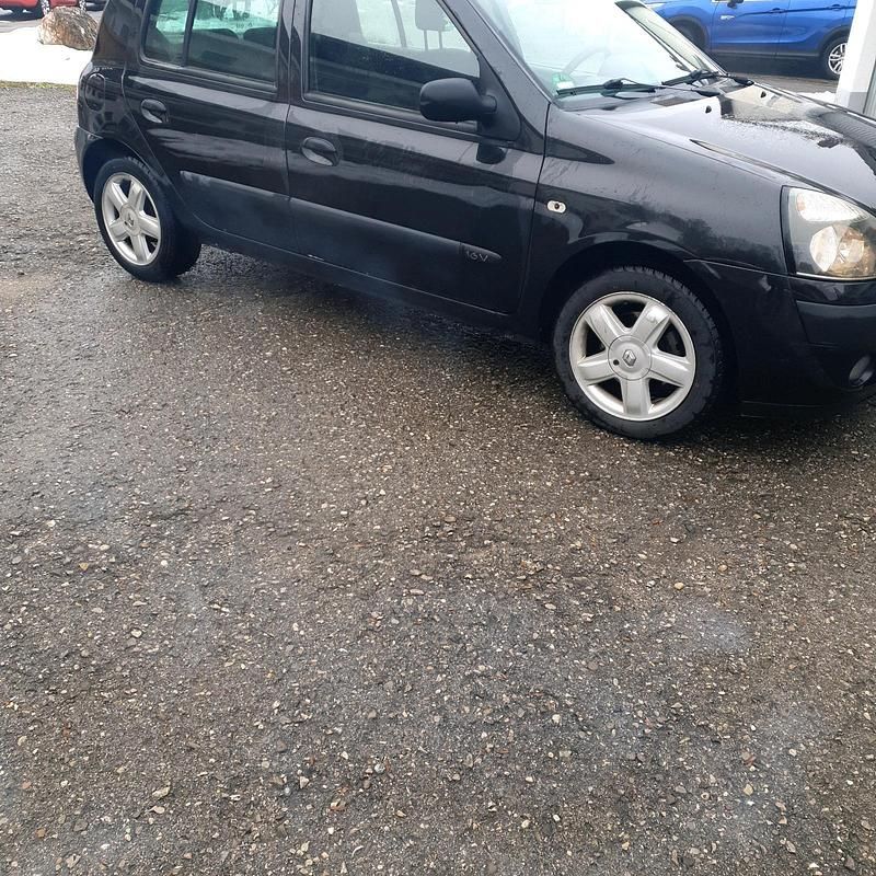 Gebraucht Renault Clio II 75 PS (55 kW) 2004 Schwarz Kleinwagen