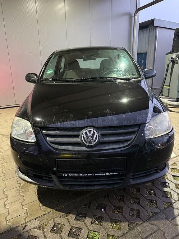 Gebraucht VW Fox 54 PS (39 kW) 2008 Schwarz Kleinwagen