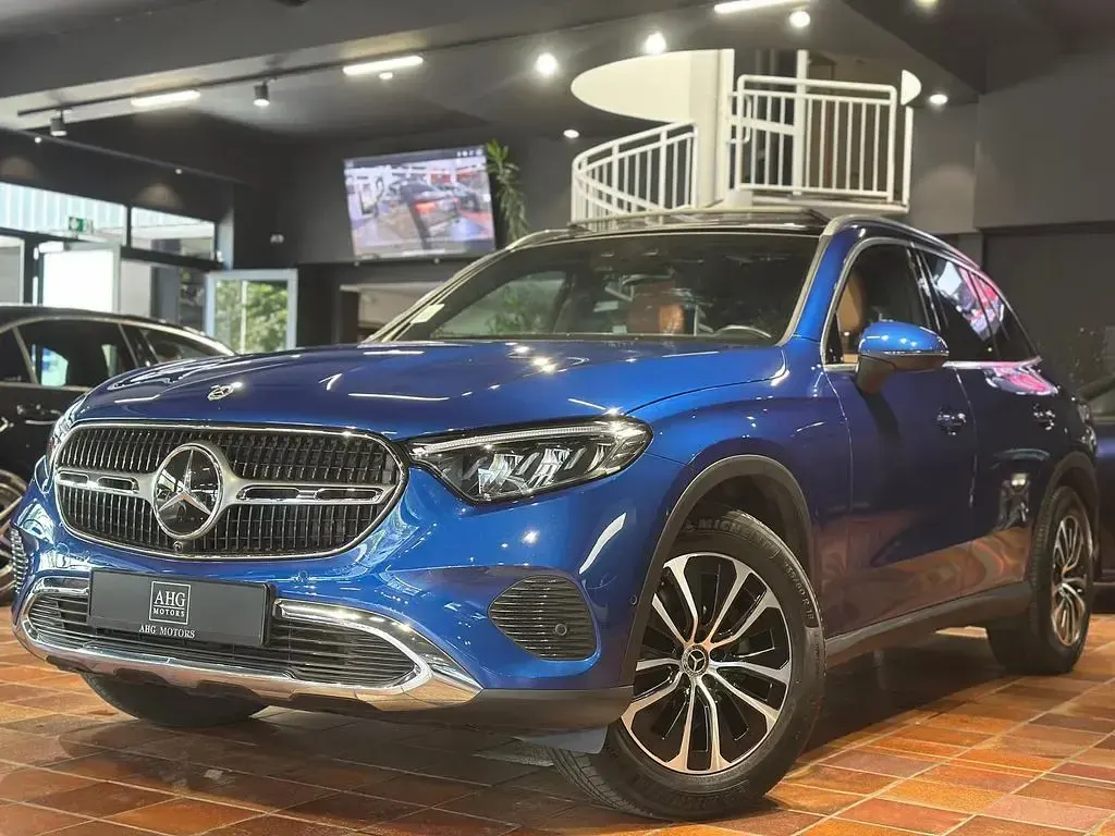 Gebraucht Mercedes GLC220 Avantgarde 197 PS (144 kW) 2023 Blau SUV