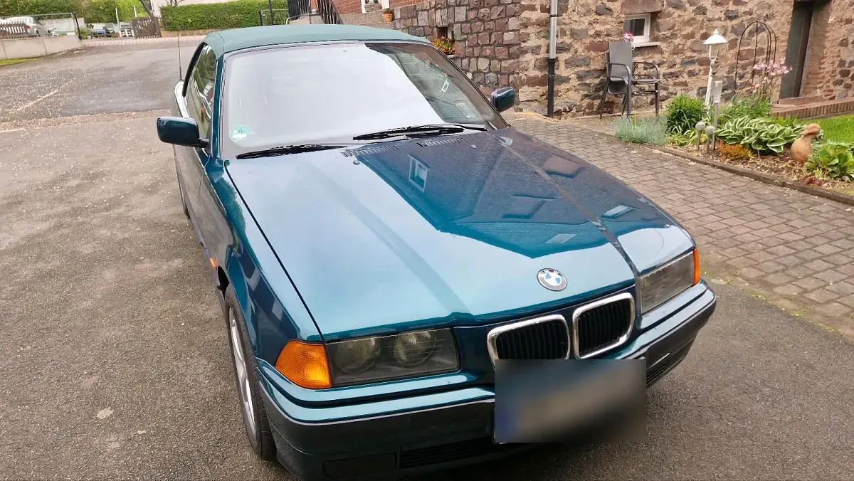 Gebraucht BMW 318 110 PS (80 kW) 2026 Grün Cabrio