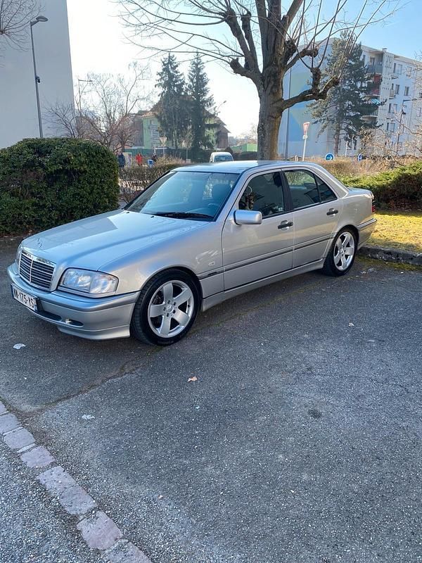 Grau Gebraucht 1998 Mercedes C220 Limousine | 3.700 € - Bild 1/4