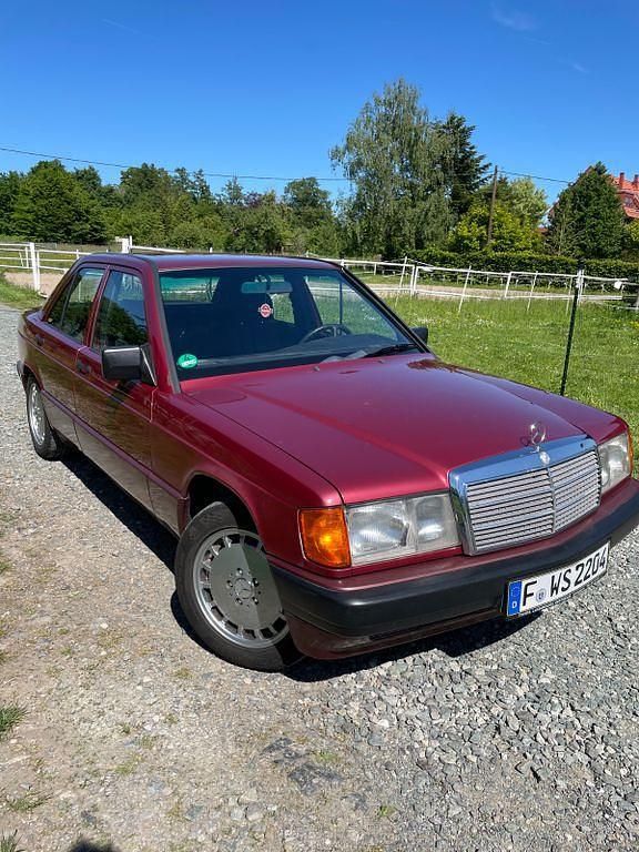 Rot Gebraucht 1991 Mercedes 190 Limousine | 2.500 € - Bild 1/4