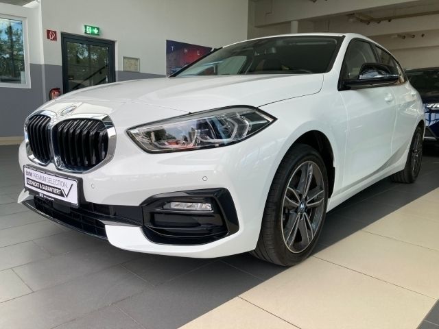 Gebraucht BMW 118 Sport Line 136 PS (100 kW) 2021 Weiss Kleinwagen