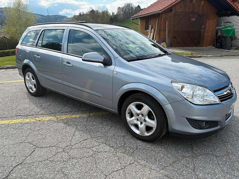 Gebraucht Opel Astra 116 PS (85 kW) 2008 Silber Kombi