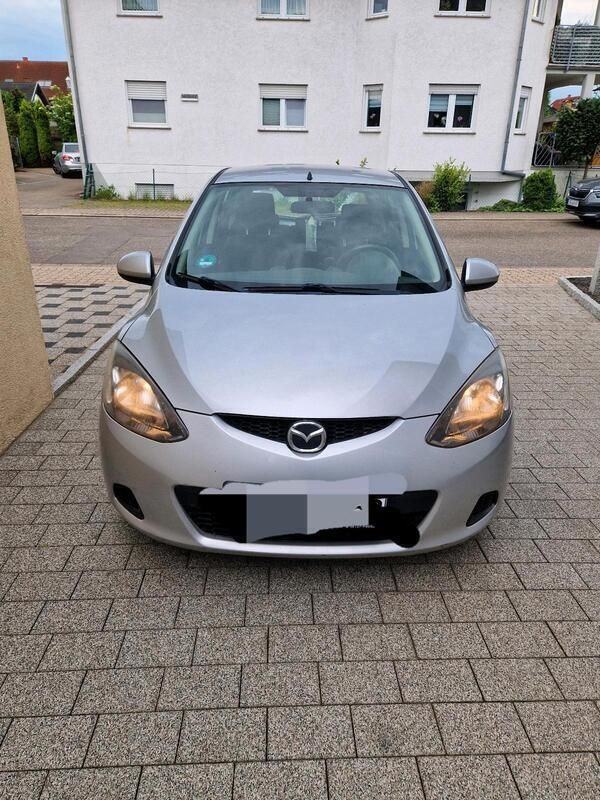 Silber Gebraucht 2009 Mazda 2 Kleinwagen | 2.000 € (Guter Preis) - Bild 1/4
