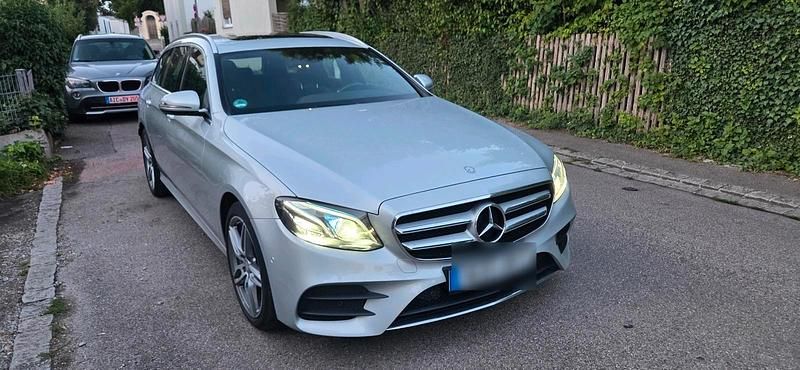 Silber Gebraucht 2016 Mercedes E250 AMG Kombi | 29.999 € - Bild 1/4