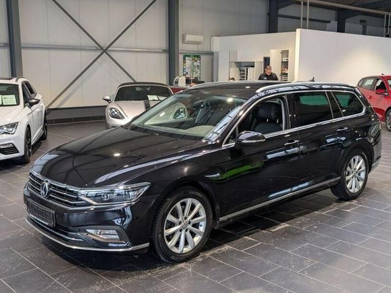 Schwarz Gebraucht 2020 VW Passat Elegance Kombi | 20.900 € (Fairer Preis) - Bild 1/4