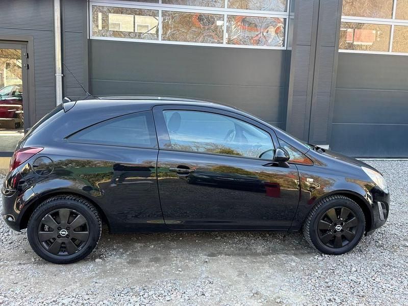 Gebraucht Opel Corsa Selection 87 PS (63 kW) 2012 Schwarz Kleinwagen