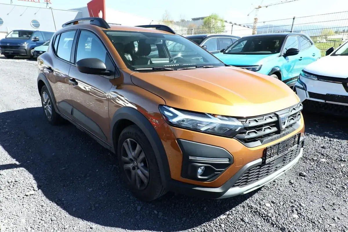 Gebraucht Dacia Sandero Essentiel 91 PS (66 kW) 2021 Orange atacama metallic